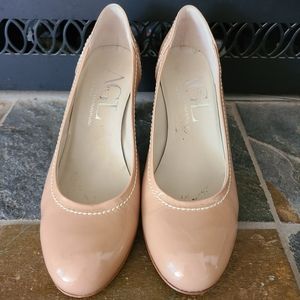 Attilio Giusti Leombruni Nude Patent Leather New Flex Heels size 39.5